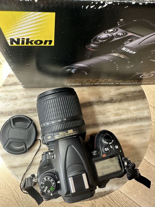 Nikon D7000 + obiektyw 18–105mm VR + akcesoria