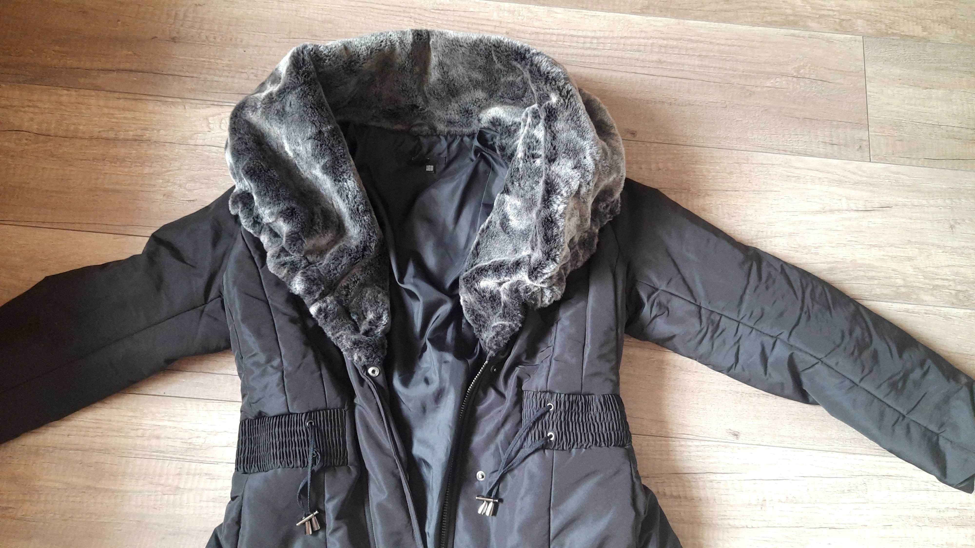 Zimowa kurtka z futerkiem Zara S
