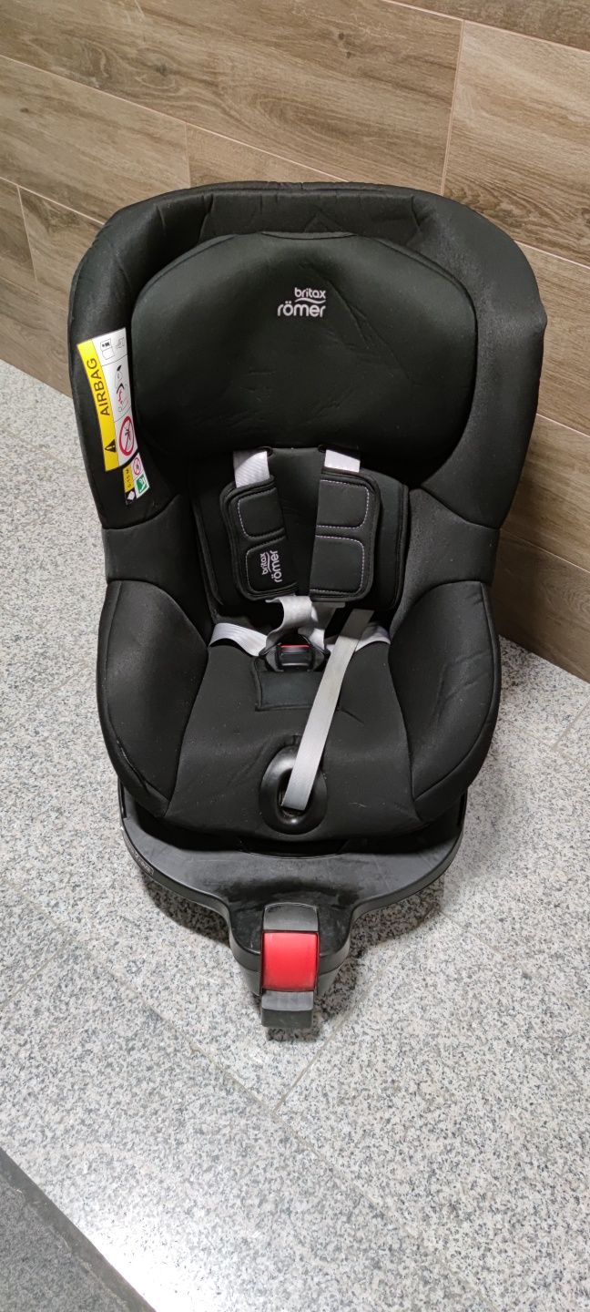 Fotelik britax romer dualfix m i-size 9-18 kg