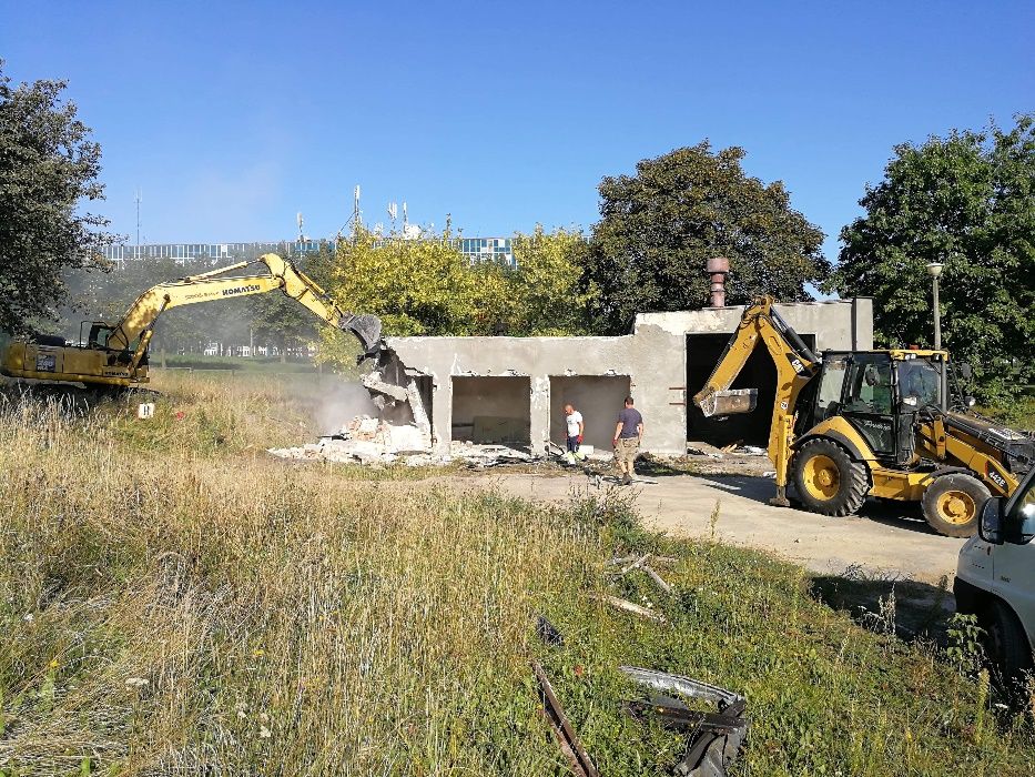 wyburzenia, młot, kucie posadzki, koparka, ładowarka,gruz