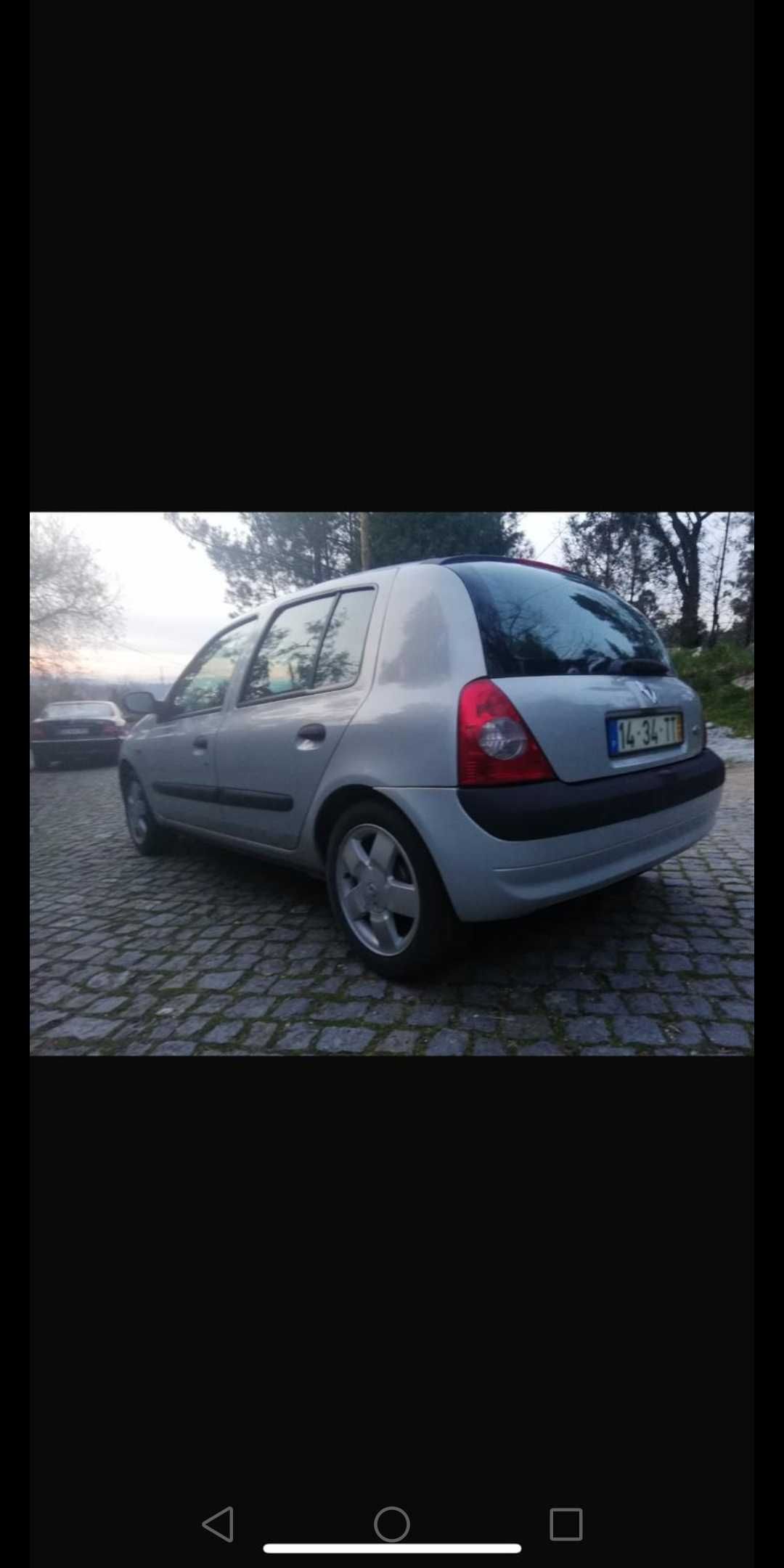 Renault Clio ano 2002