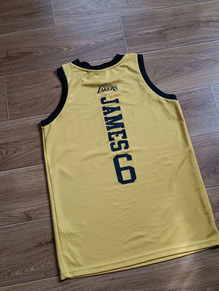Продам футболку Lakers