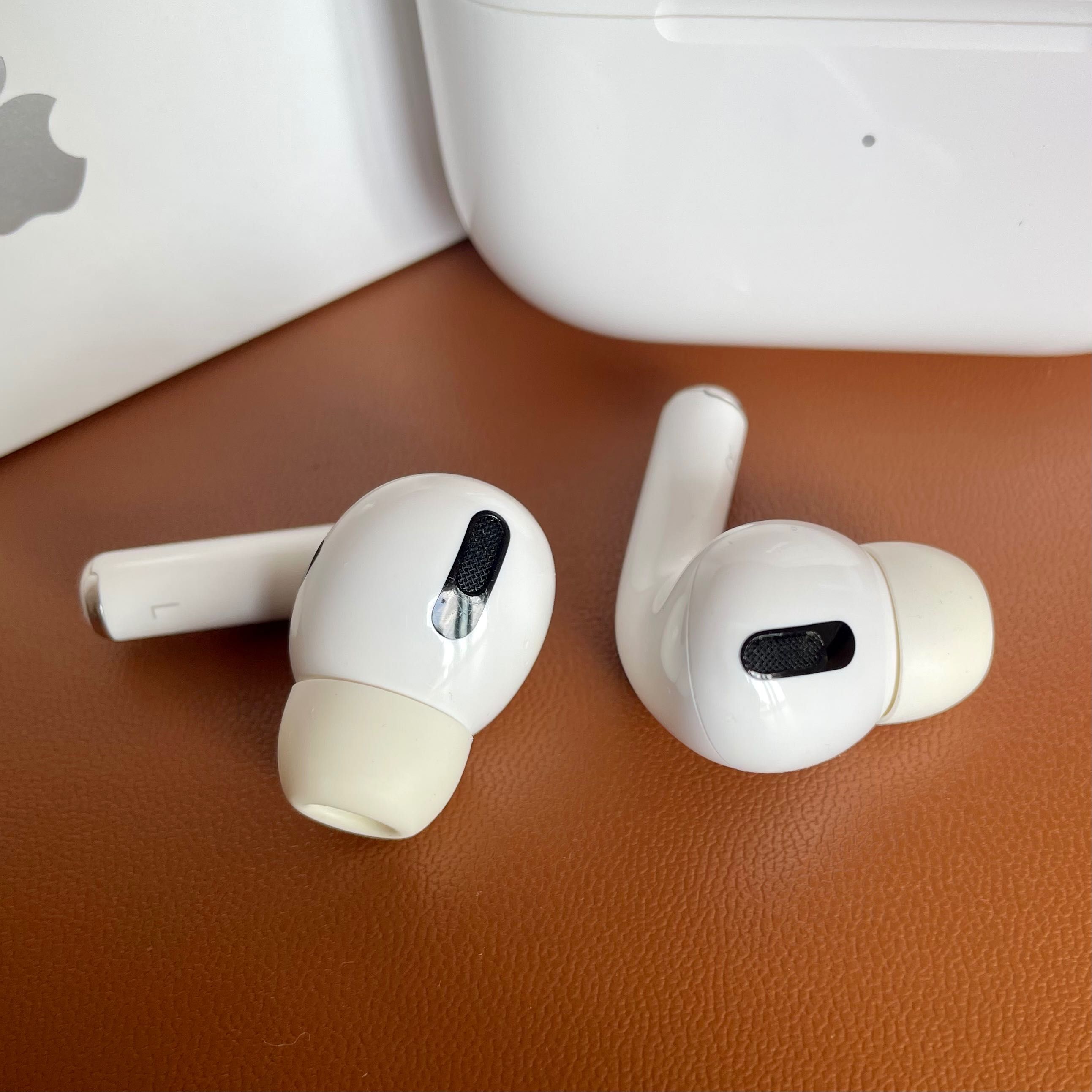 Apple AirPods Pro (1st Genaration)