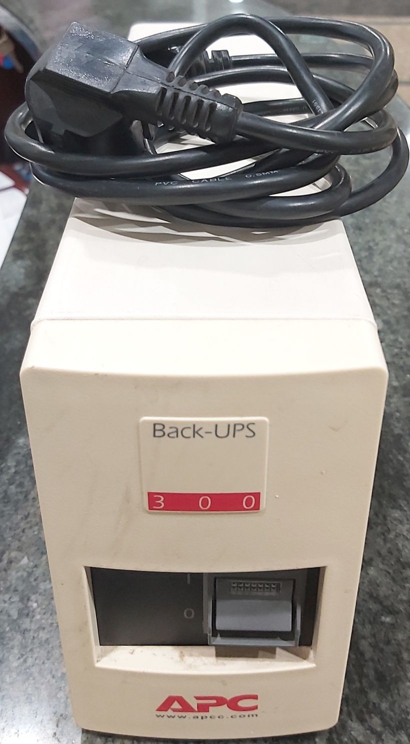 Zasilacz awaryjny Back-UPS 300 APC