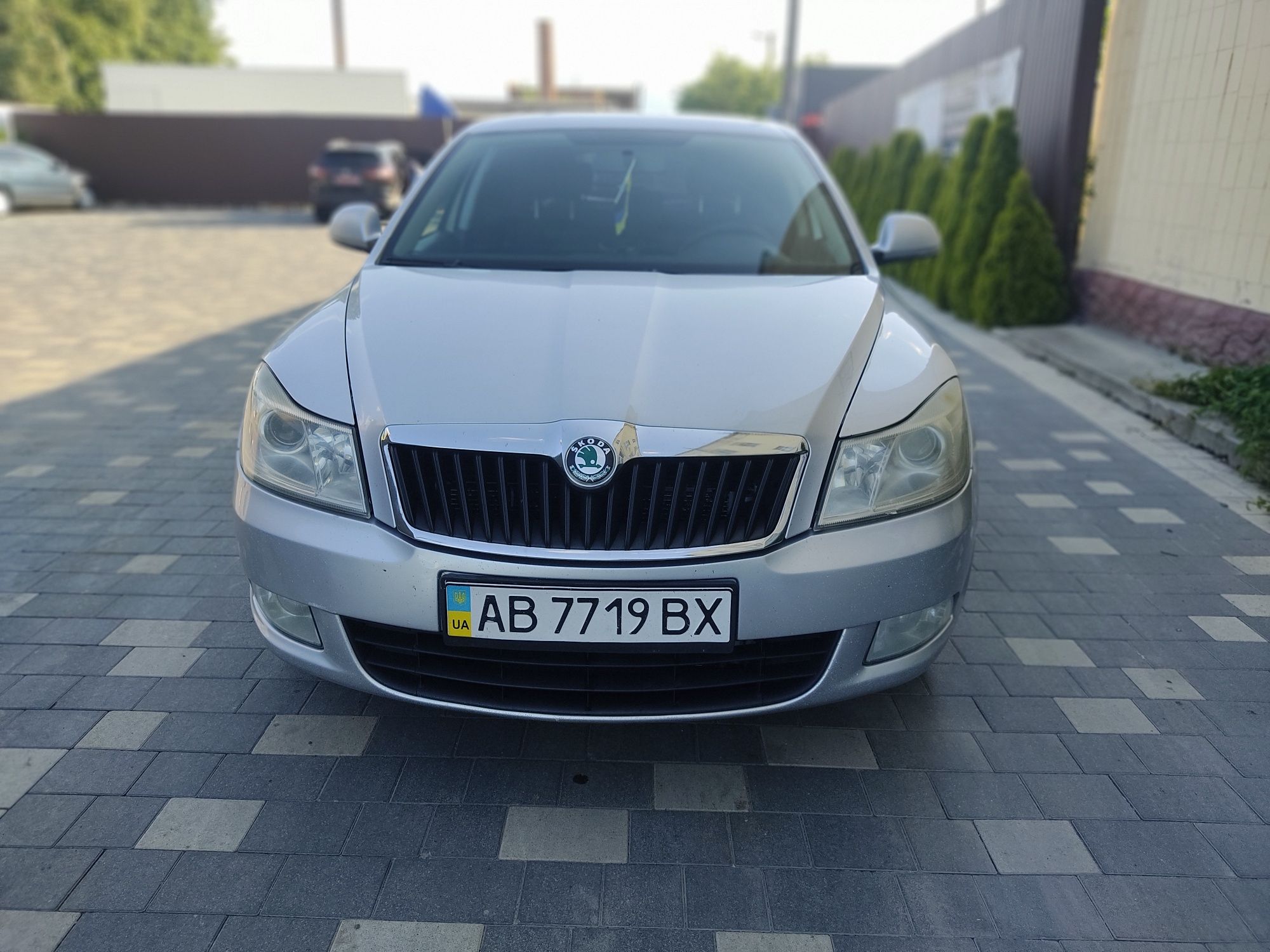 продам легковий автомобіль