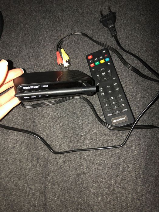 Монітор LG Flatron W2243S-PF -22" + тюнер World Vision T62D2