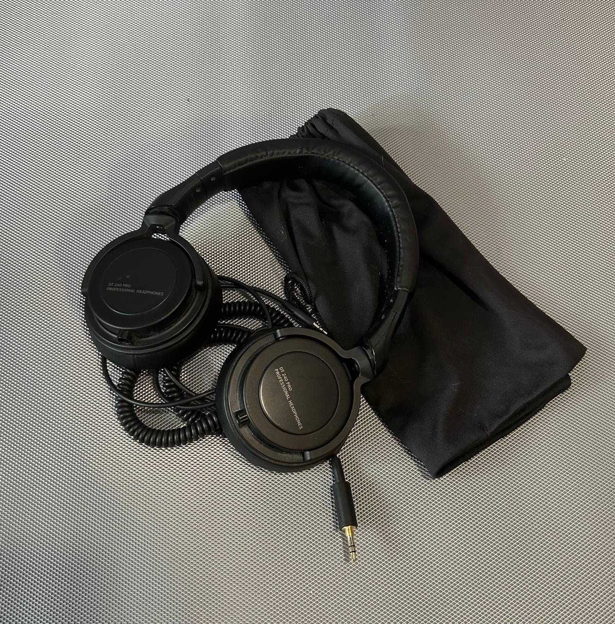 Навушники beyerdynamic DT 240 PRO