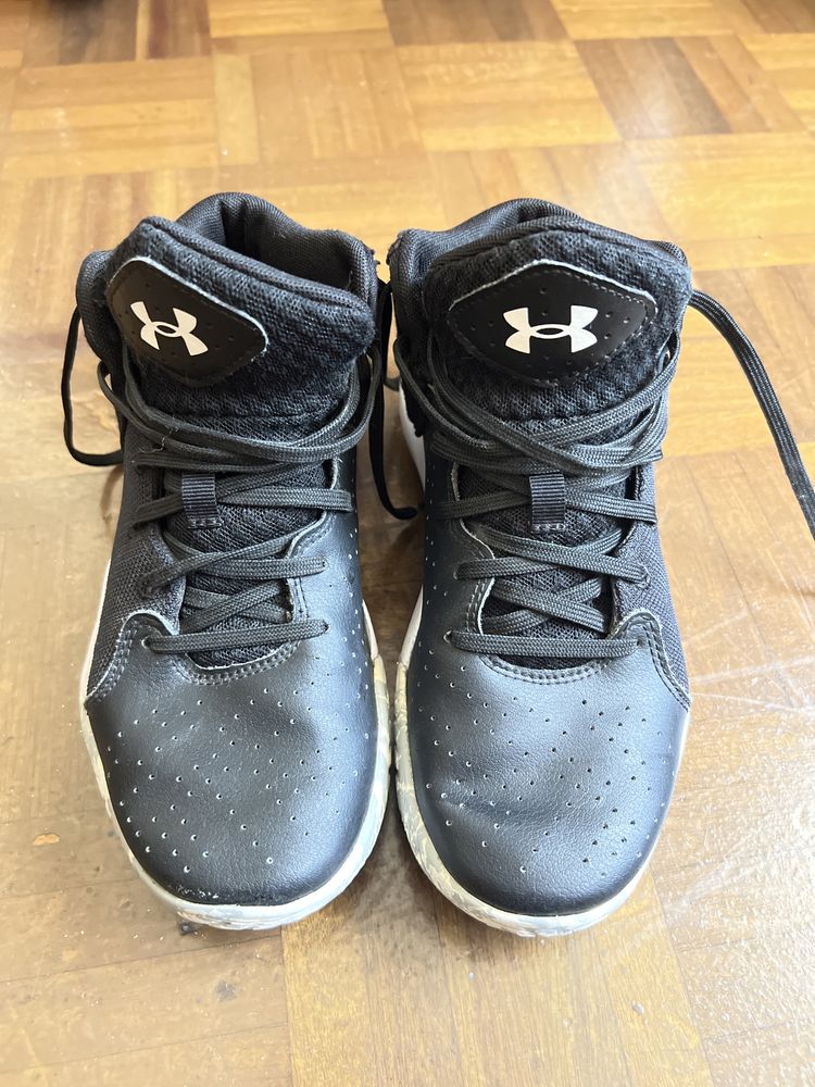 Ténis  Basquetebol meia bota unisexo UNDER ARMOUR