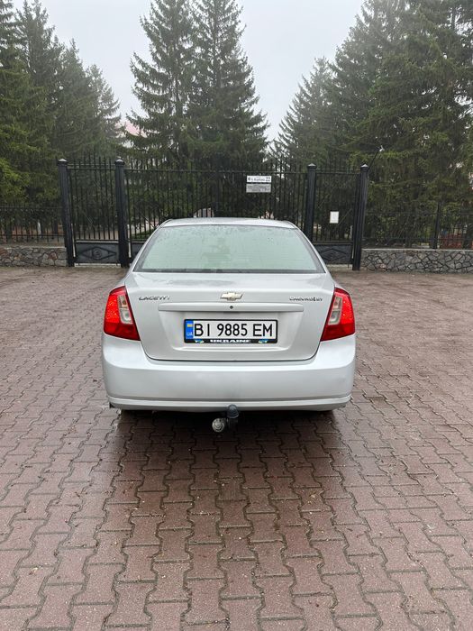 Продам шивроле лачеті 1.8