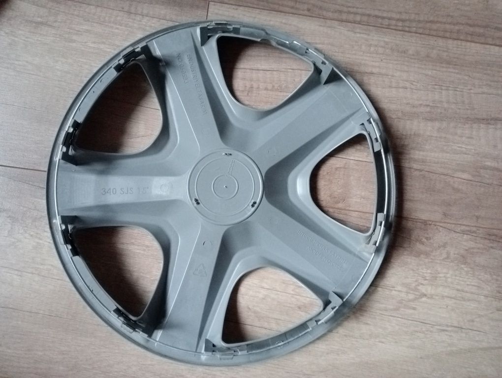 Ковпаки на колеса NISSAN R15
