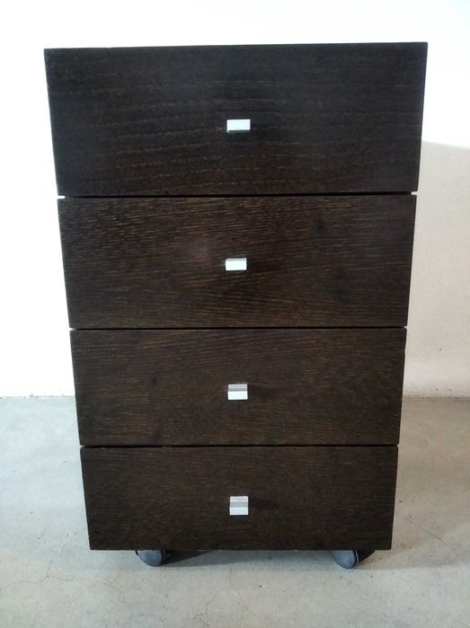 Bloco de 4 gavetas em madeira com rodas