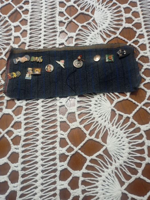 Vendo alfinetes muito bonito bom estado antigos