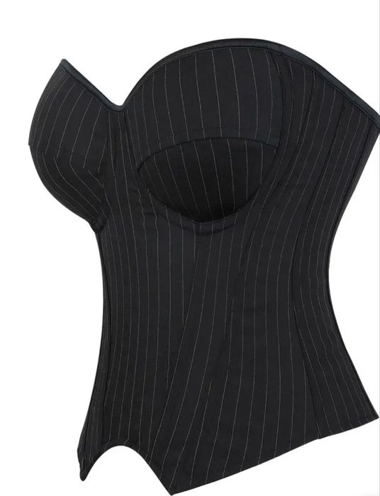 Чорний корсет у білу смужку