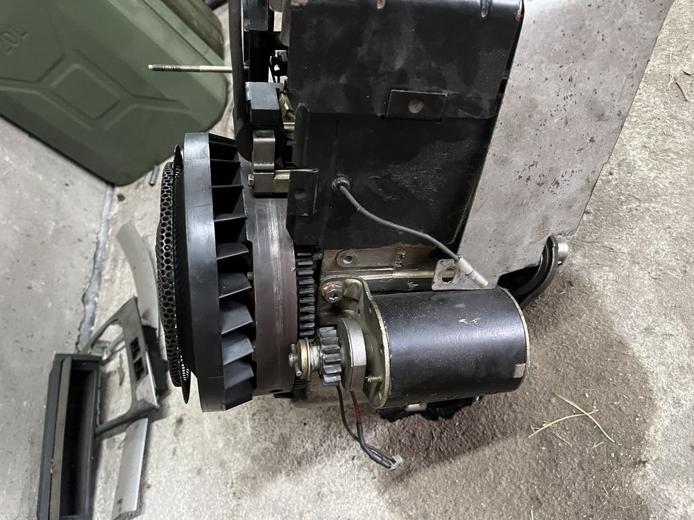 Silnik na Części Briggs & Stratton  13HP