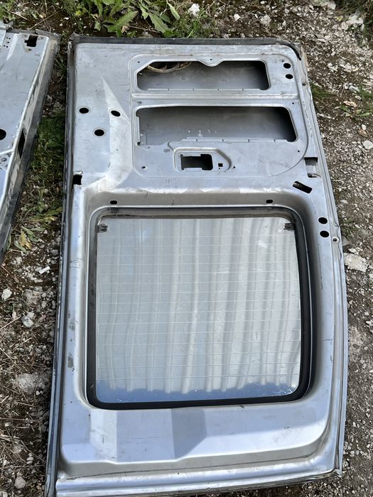 Двері зажні пежо експерт 1