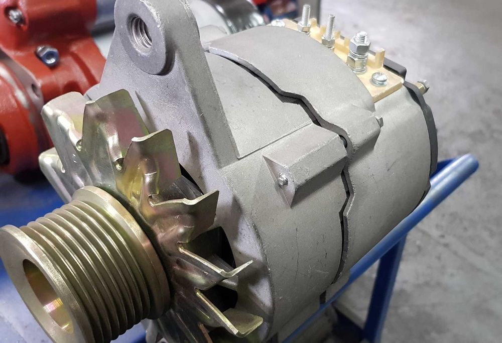 Alternator Komatsu Perkins Liebherr Yanmar Caterpillar jcb deutz