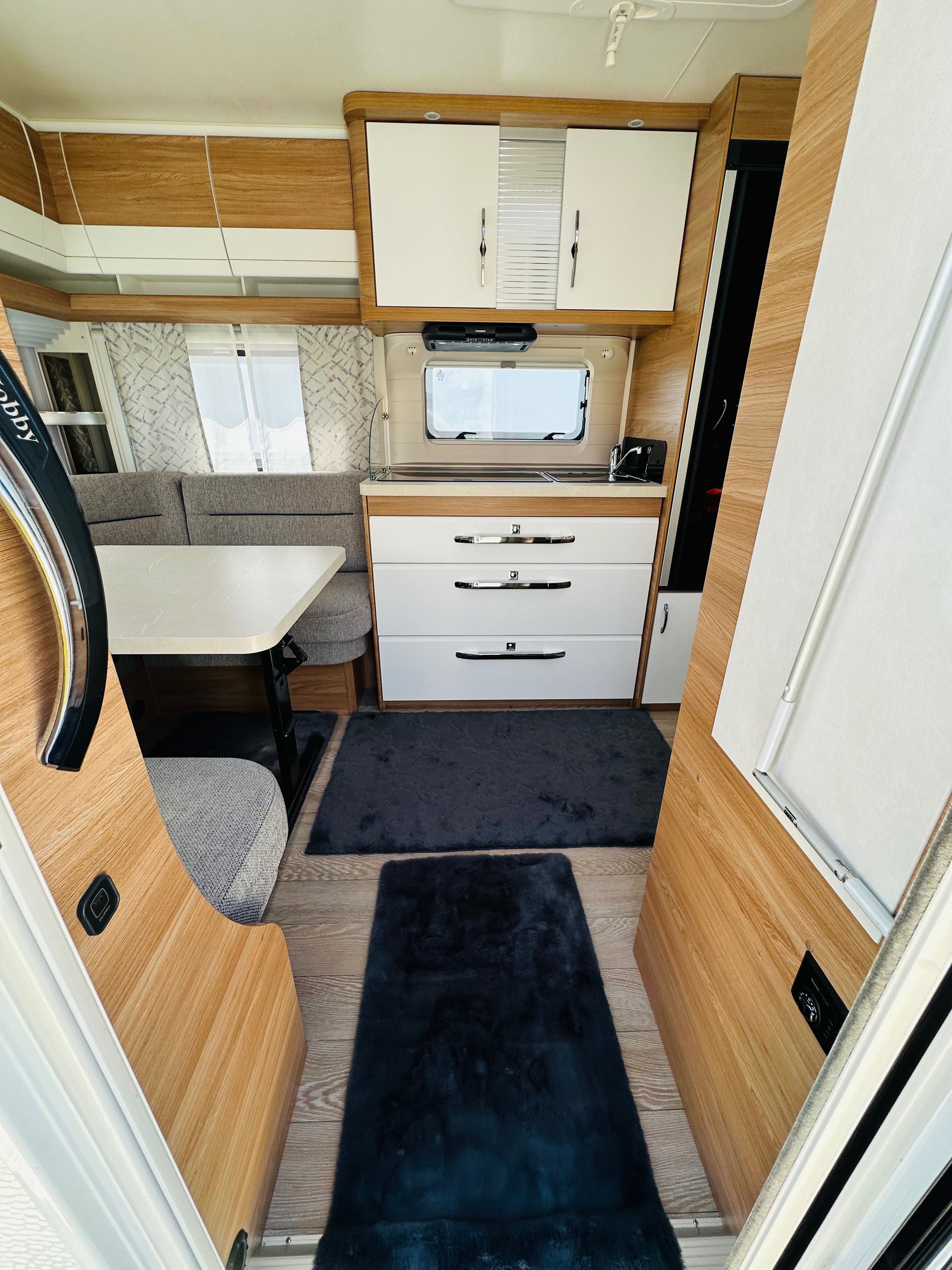 Caravana hobby de luxe 2023