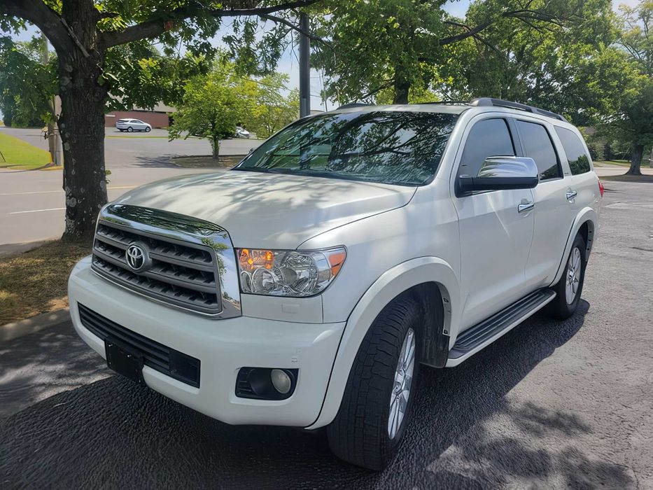 Toyota Sequoia      2014