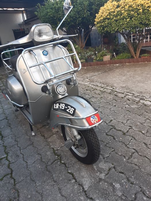 Vespa Sprint 150 ano 68
