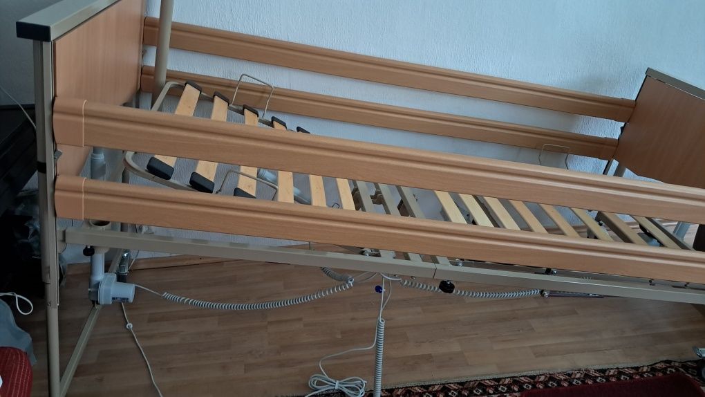 Łóżko rehabilitacyjne sprzedam.
