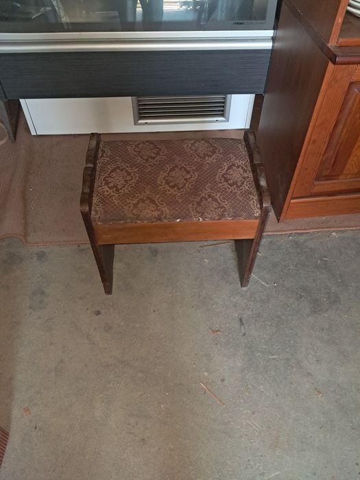 Banco de madeira antigo