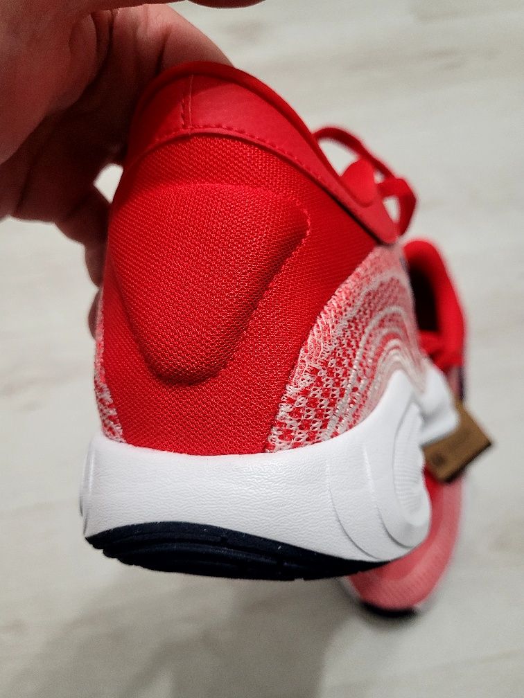 Кроссовки NIKE G.T. Hustle Academy нові original