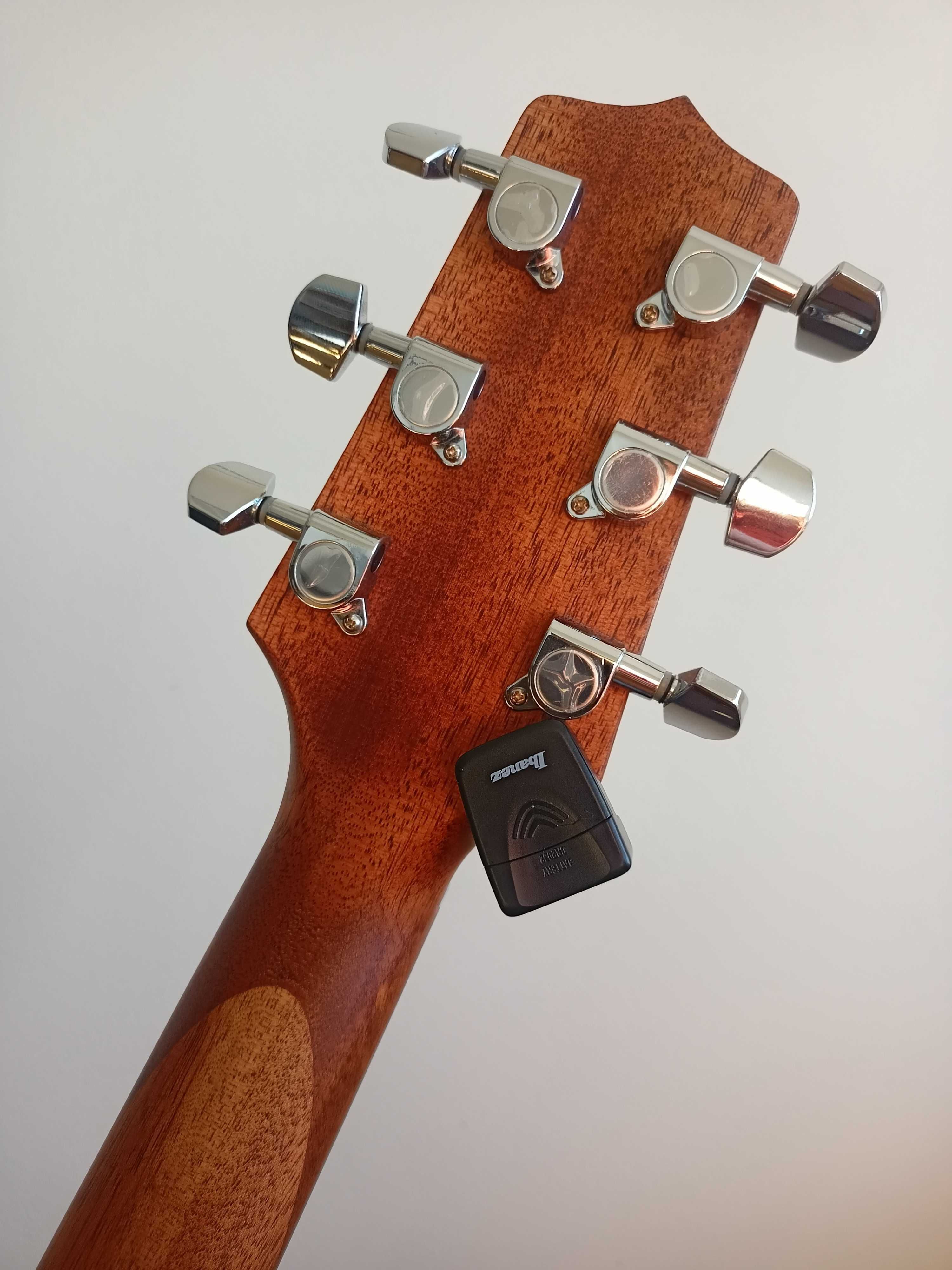 Gitarą akustyczna Takamine GD10ns