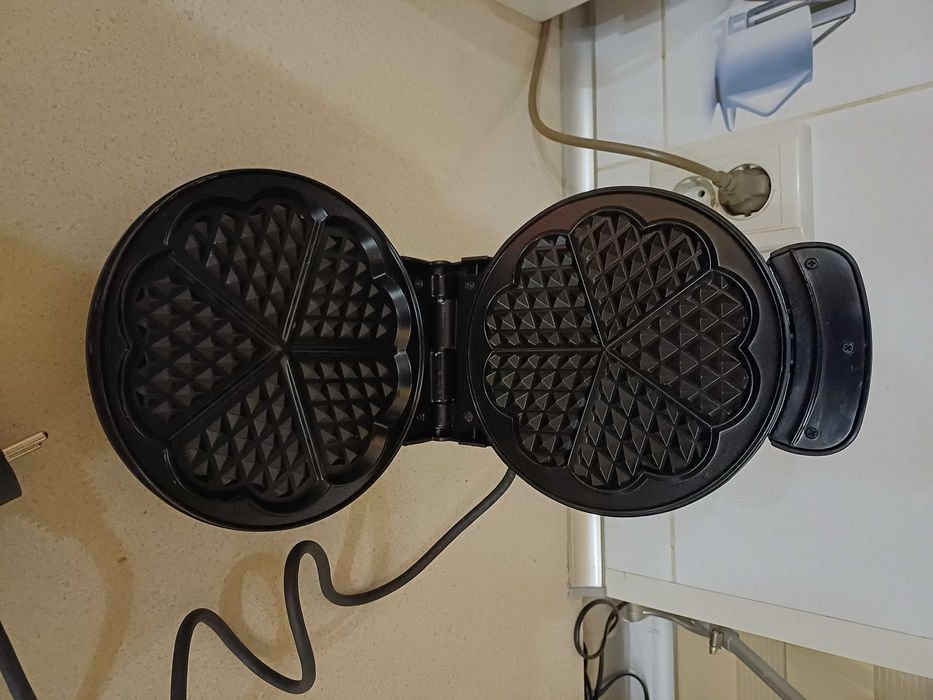 Вафельниця Clatronic WA 3116 DS - готуйте улюблені ласощі легко!