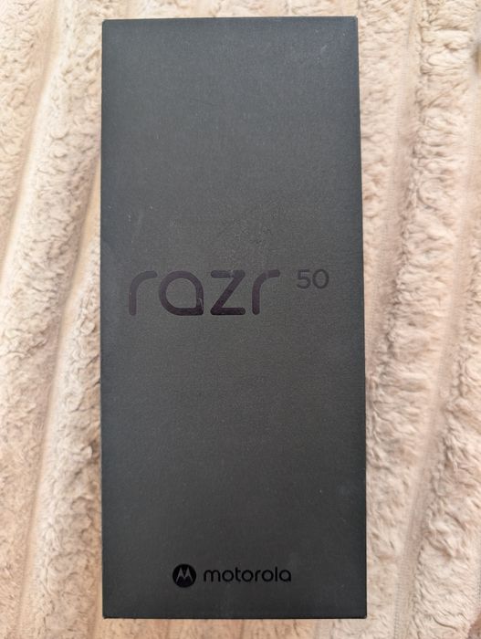 Motorola razr 50
