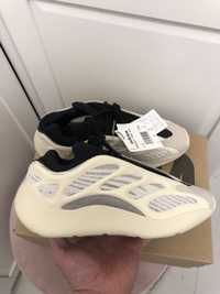 Yeezy 700 v3 azael size 40 2/3