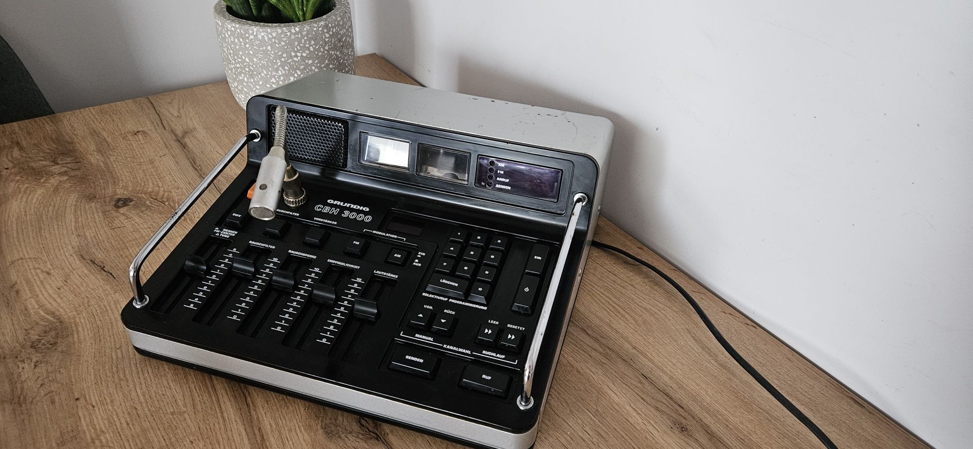 Grundig CBH 3000 CB radio bazowe stacjonarne