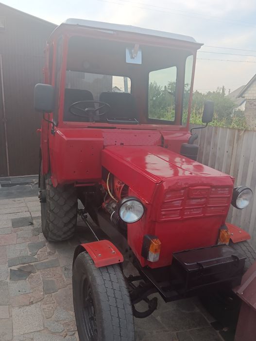 Продам саморобний трактор з двигуном Т-25,коробка газ53
міст газ51
За