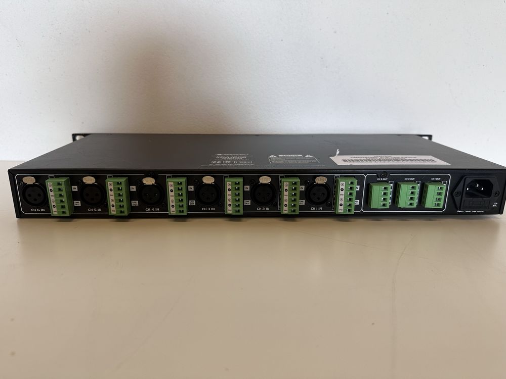 Omnitronic XDA-1206 – aktywny rozdzielacz XLR 6x OUT 1U rack 230V