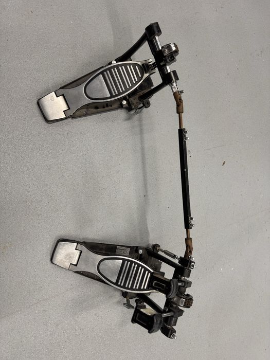 Podwójna  stopa do perkusji Dimavery DFM-1000 Double Pedal Pro