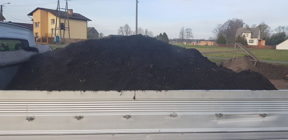 Ziemia ogrodowa kompostowa kompost nawóz obornik torf do kwiatow trawy