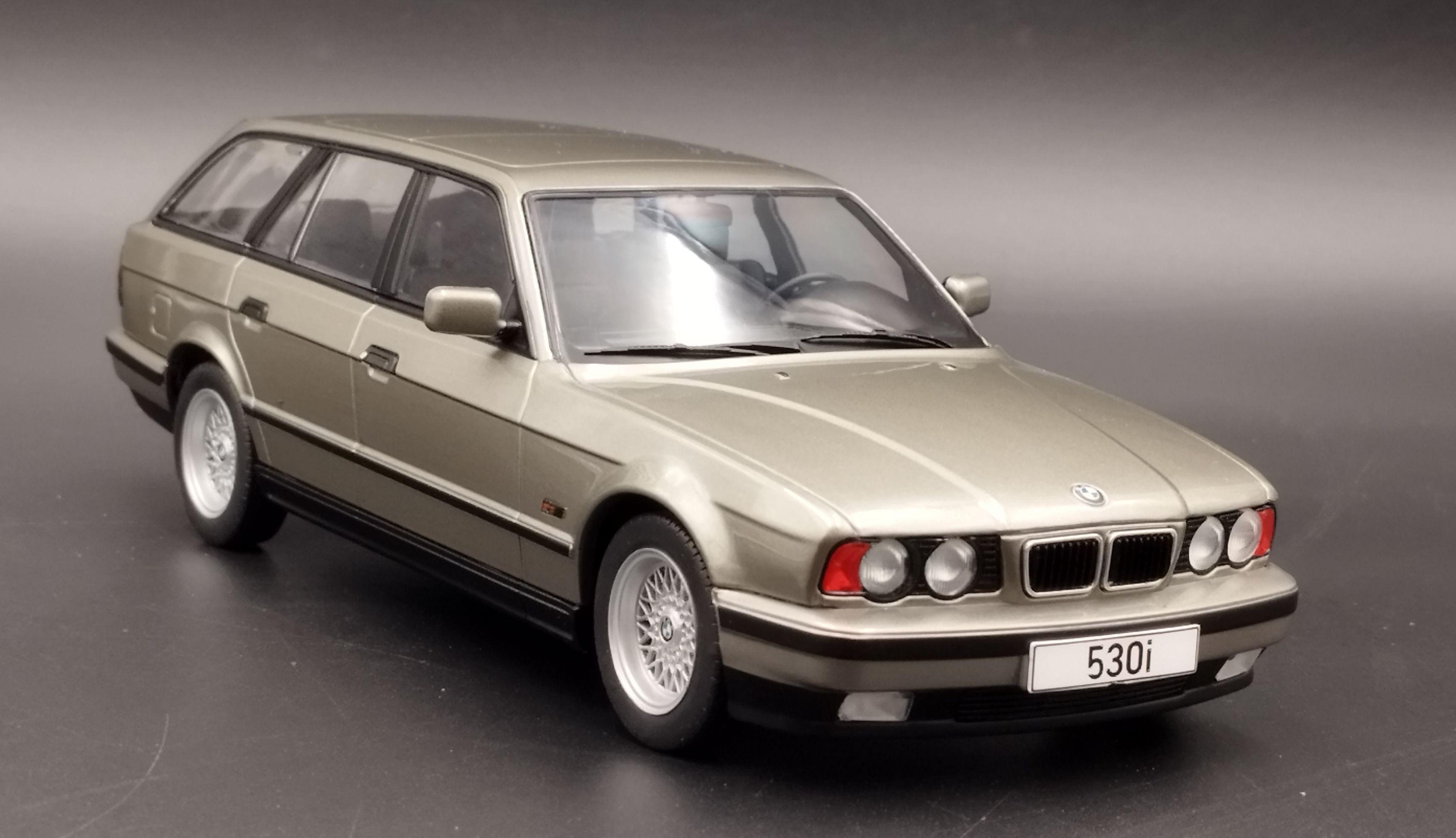 1:18 MCG 1991 BMW 540 E34 Touring  Model nowy