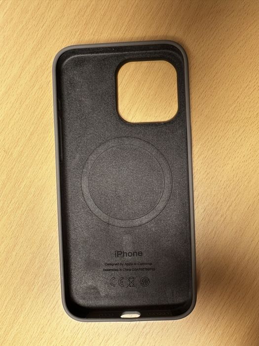 Оригінальний чохол на 15 Pro max iphone.