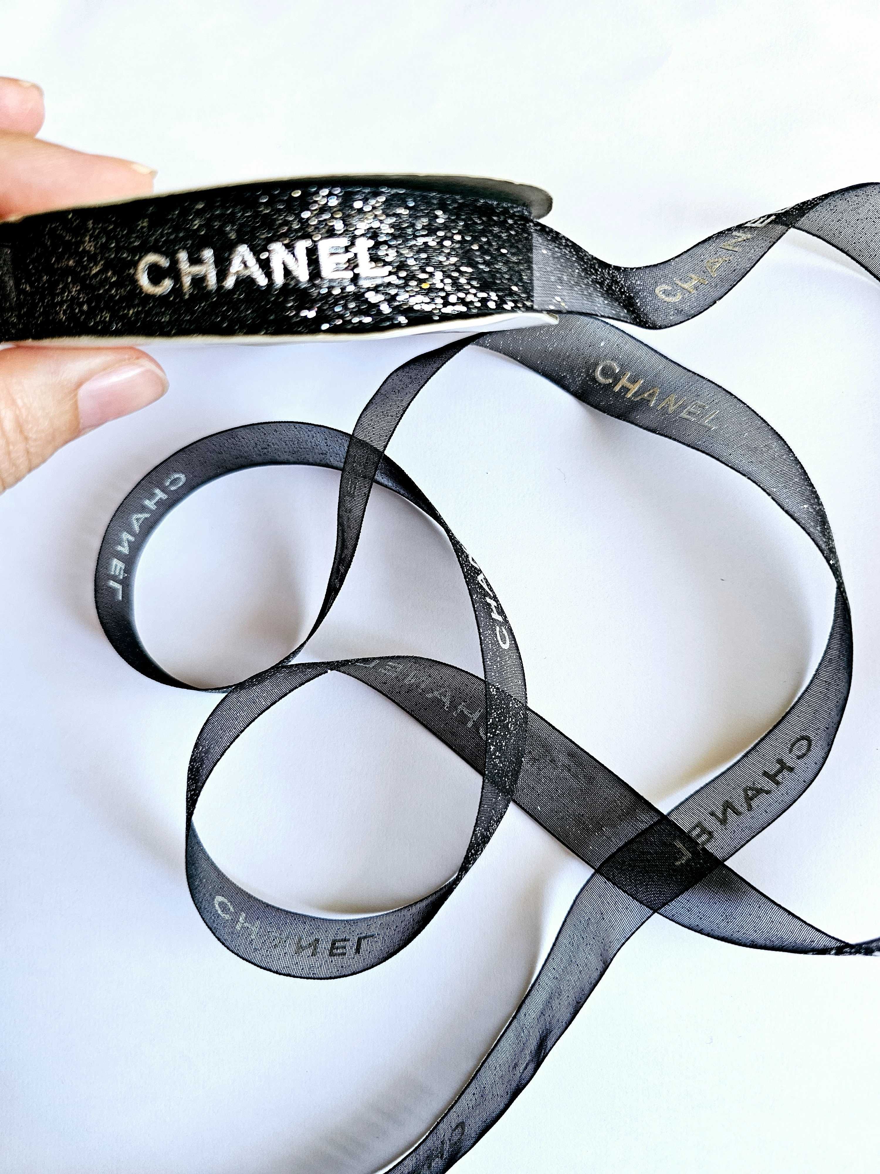 Fita preta Chanel