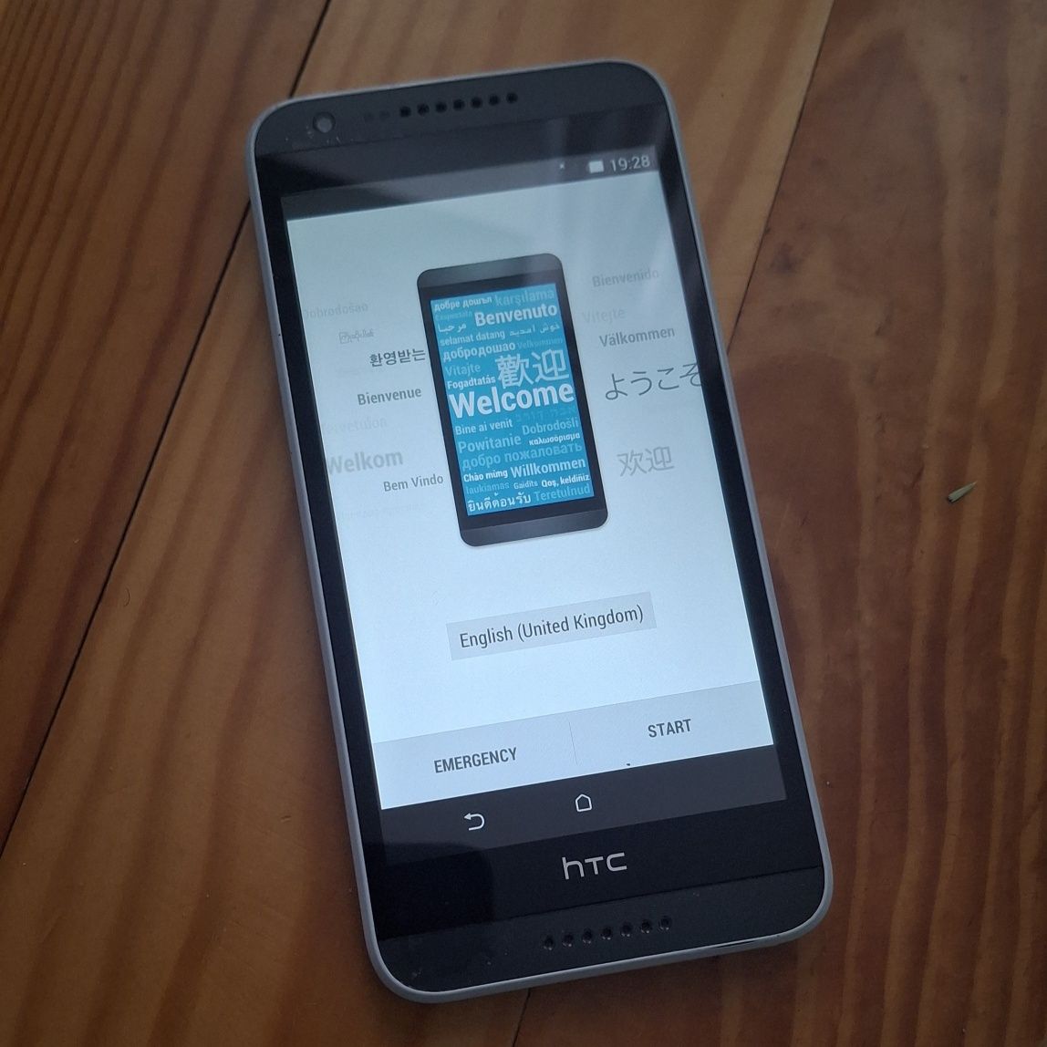 Телефон Htc Desire 620g dual sim