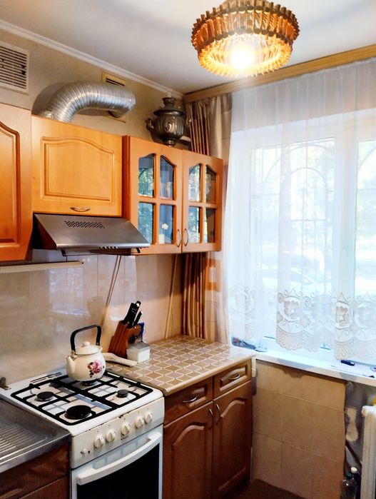 Сдам 1 комнату с хозяйкой.Таирова 1 эт.