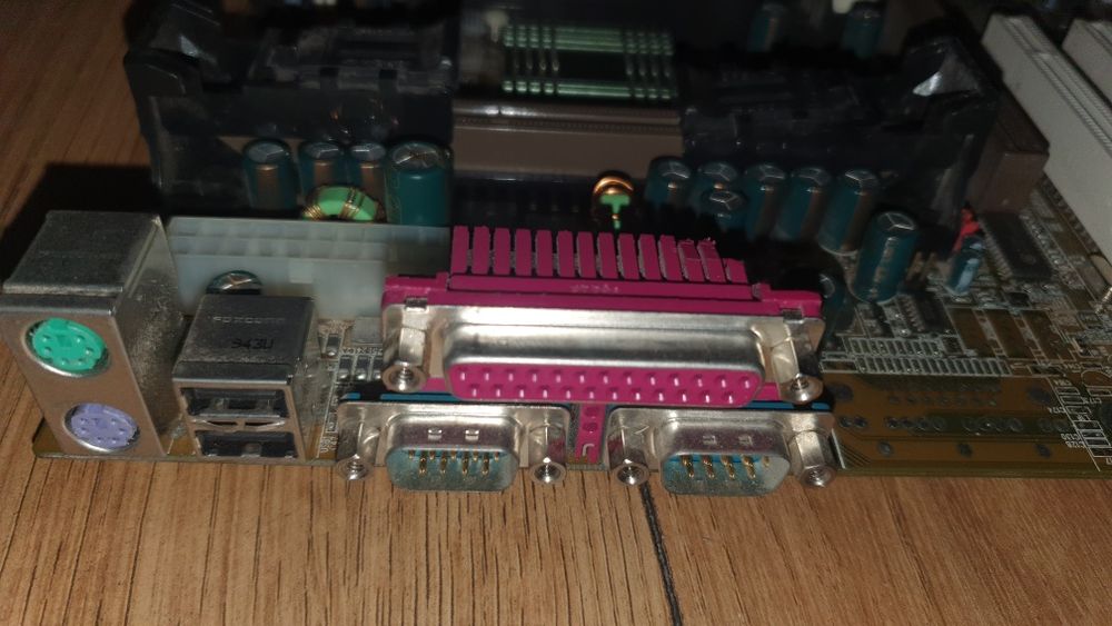 MSI MS-6163 Pro SLOT1 i440BX Retro 3 kondensatory napuchnięte.