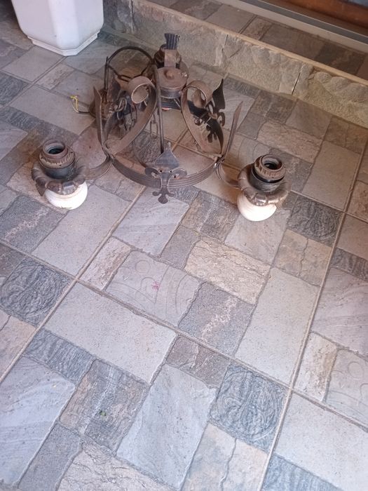 Продам люстры бронзовые