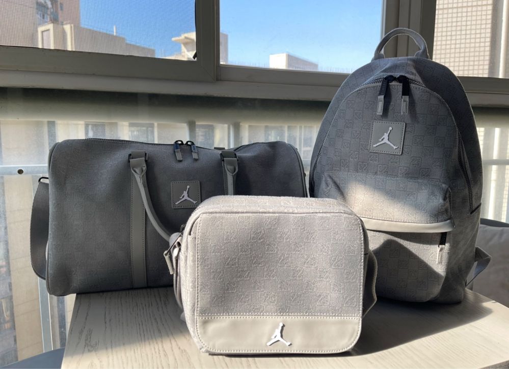 Дорожня сумка Jordan Monogram Duffle Bag сіра ОРИГІНАЛ