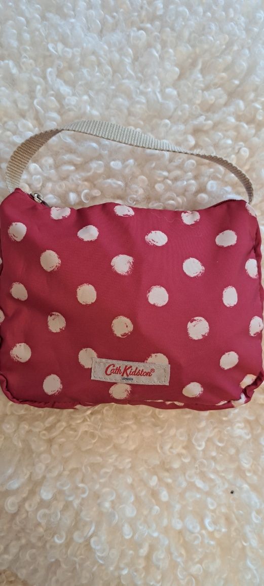 Cath Kidston torebka i etui ideale w podróży