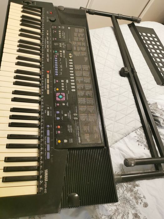 Yamaha Keyboard +statyw