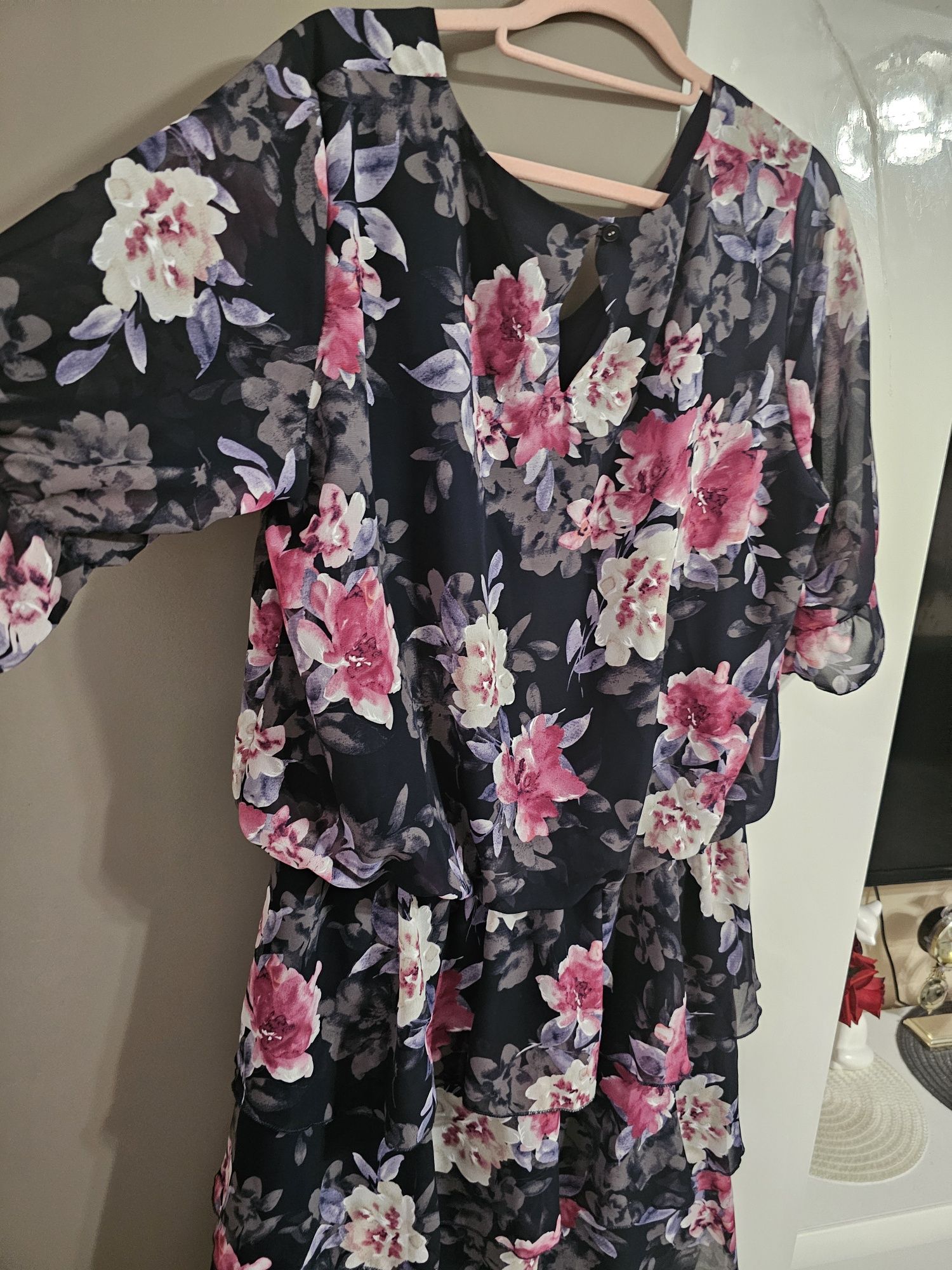 Sprzedam sukienkę śliczna r.52