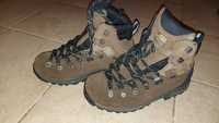 Трекинговые ботинки alpina ladakh

Размер 5 (38)