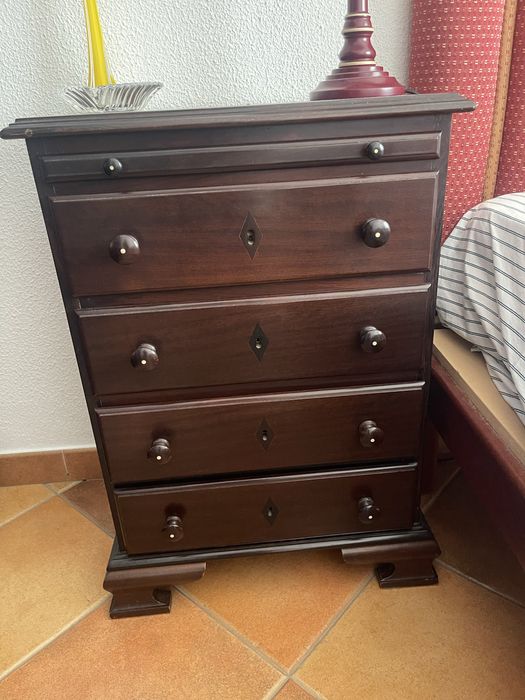 2 mesas cabeceira madeira maciça