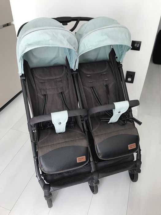 Дитяча прогулянкова коляска для двійні CARRELLO