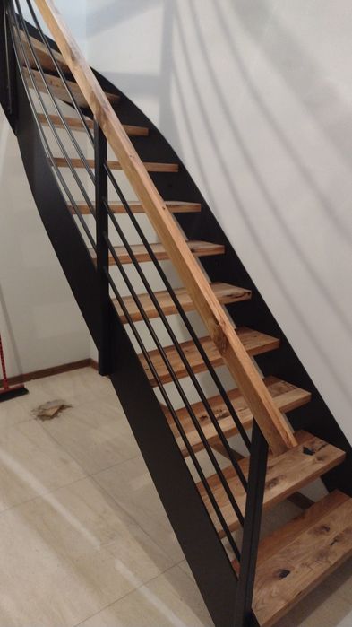 Stopnie do konstrukcji metalowych